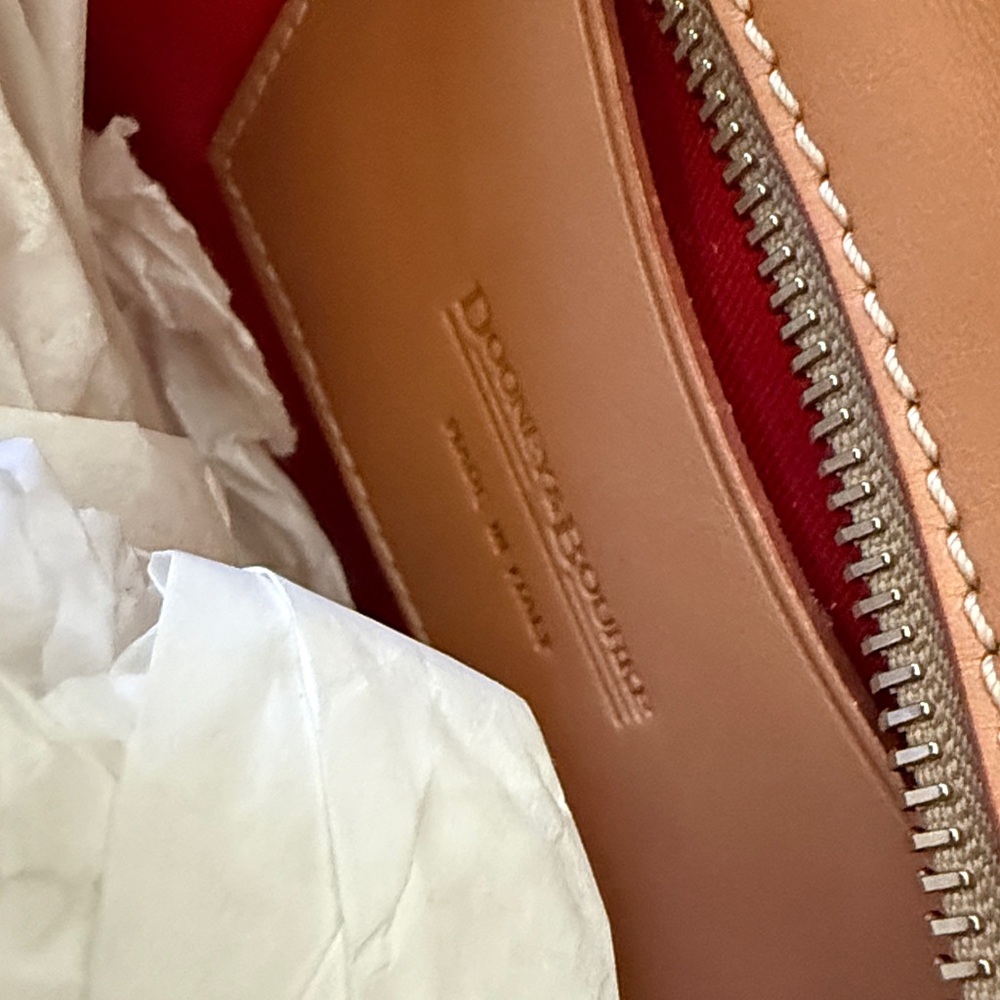 NWOT Dooney & Bourke Large Side Pocket Satchel Alto Style Leather Tan (RARE) - Picture 4 of 12